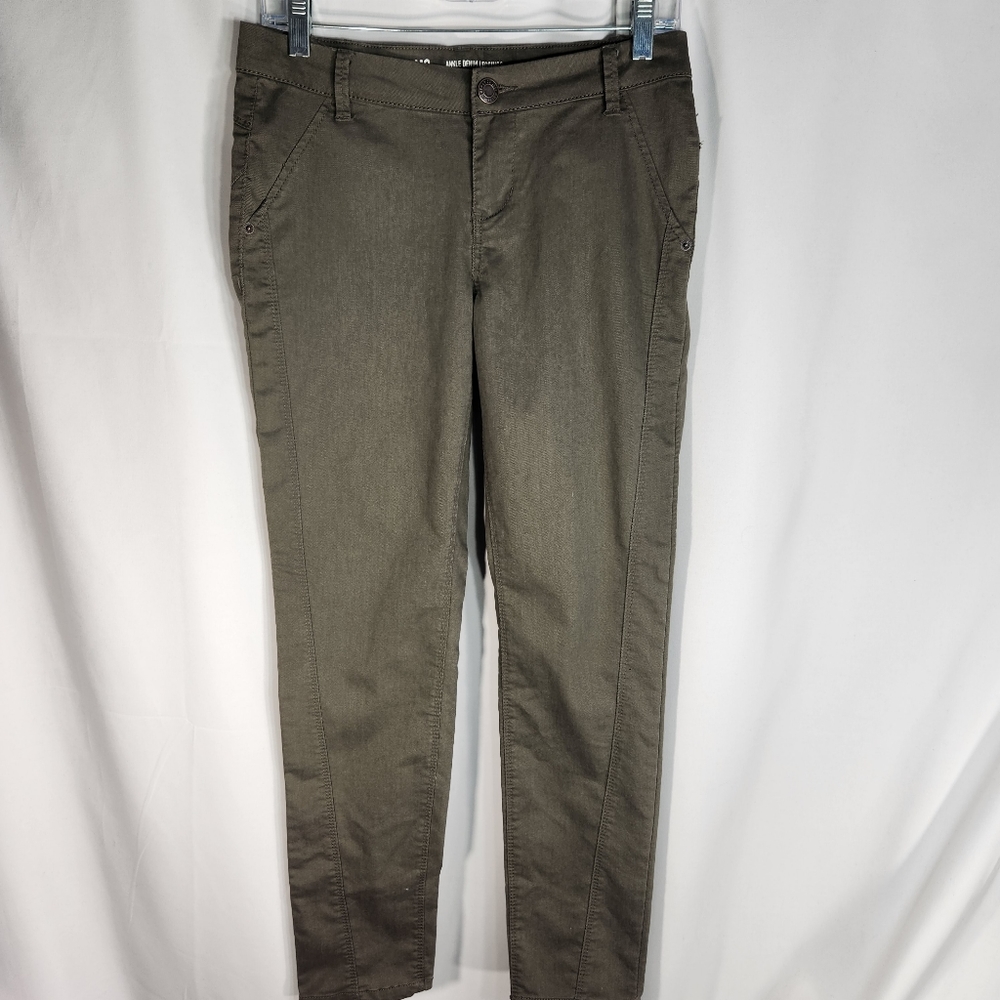Mossimo Supply Co Olive Ankle Denim Pants Size 9 Slim w/Pockets
